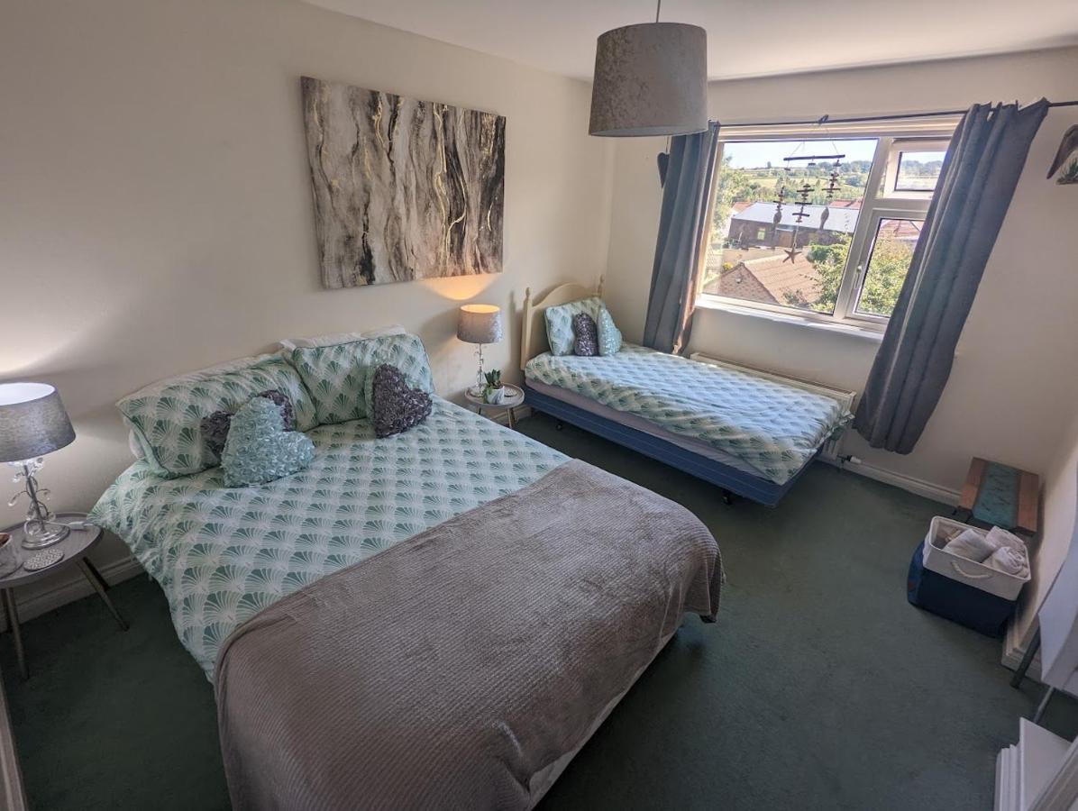 Fieldside View Sleeps 7 Village Near Whitby Sleights ภายนอก รูปภาพ